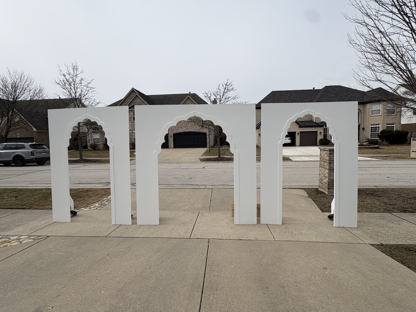 Set of laser-cut Moroccan arches in a gold finish
